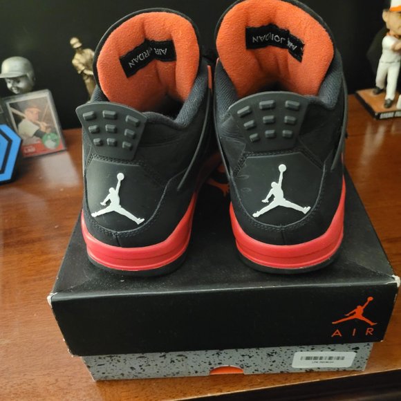 Size 8.5 - Jordan 4 Retro Mid Red Thunder - Picture 2 of 6